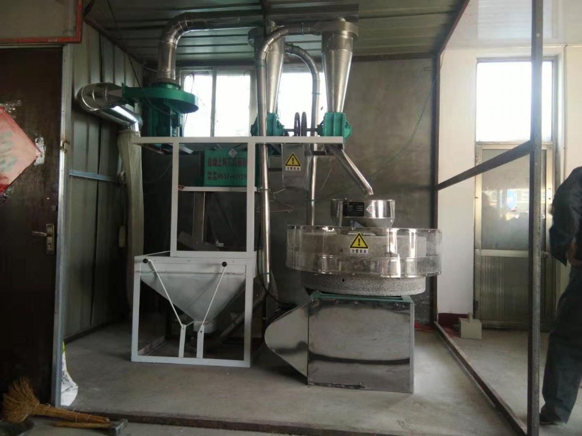 d7a5e11bcfa38fe34db9eddb4413df1 石磨面粉机